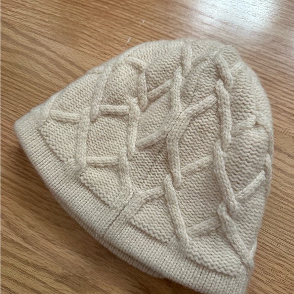 Women’s Patagonia ski hat - Picture 4 of 8